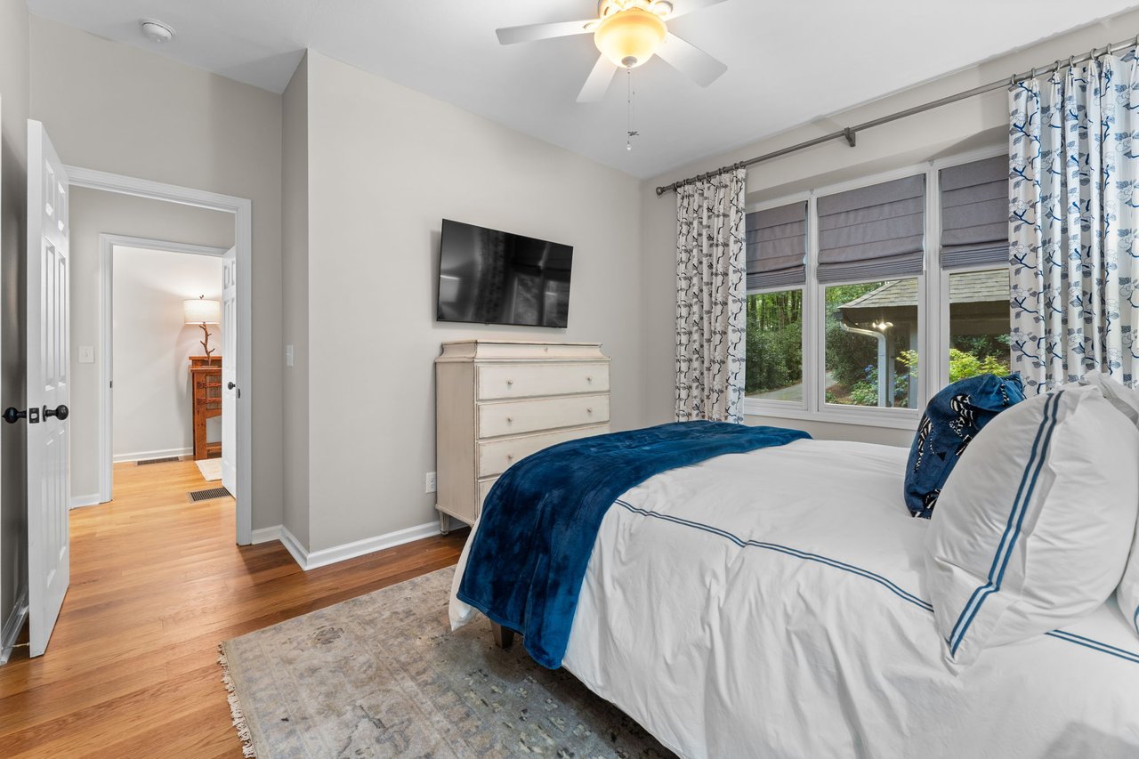 16 Hemlock Way
