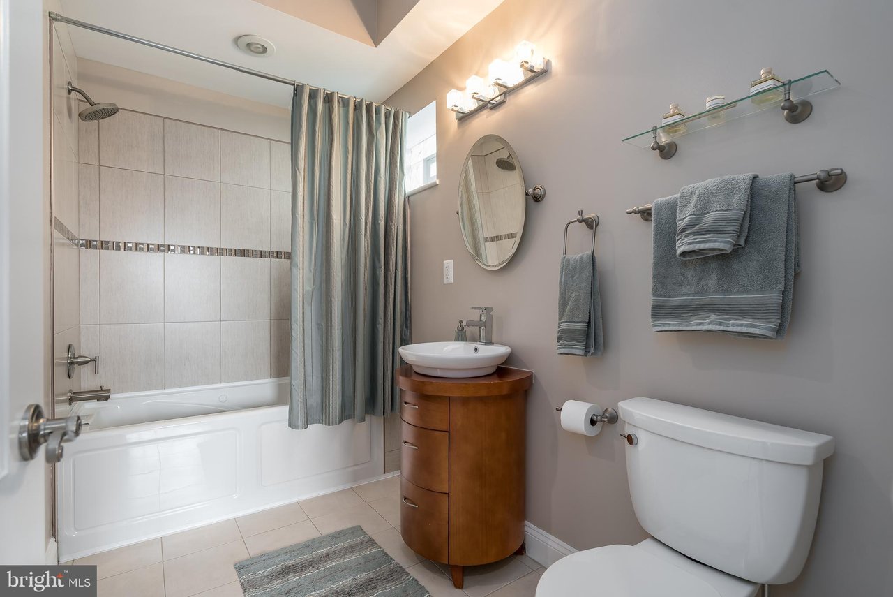 322 T St NW #2