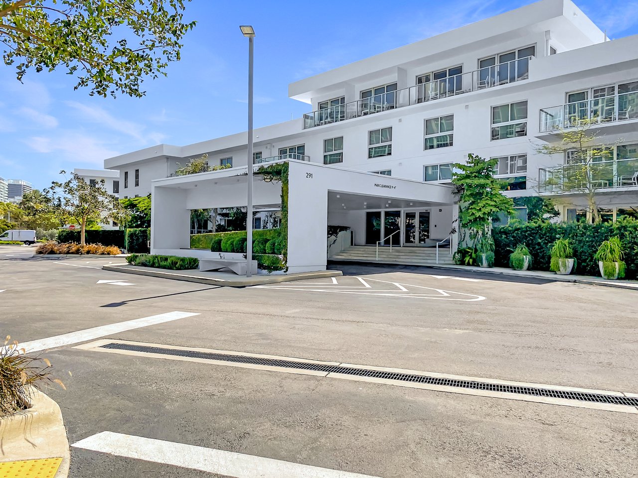 Beach Haus Bal Harbour Residences