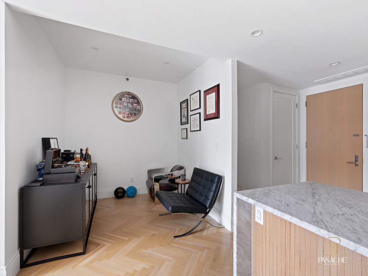 Residence 6N at 300 West