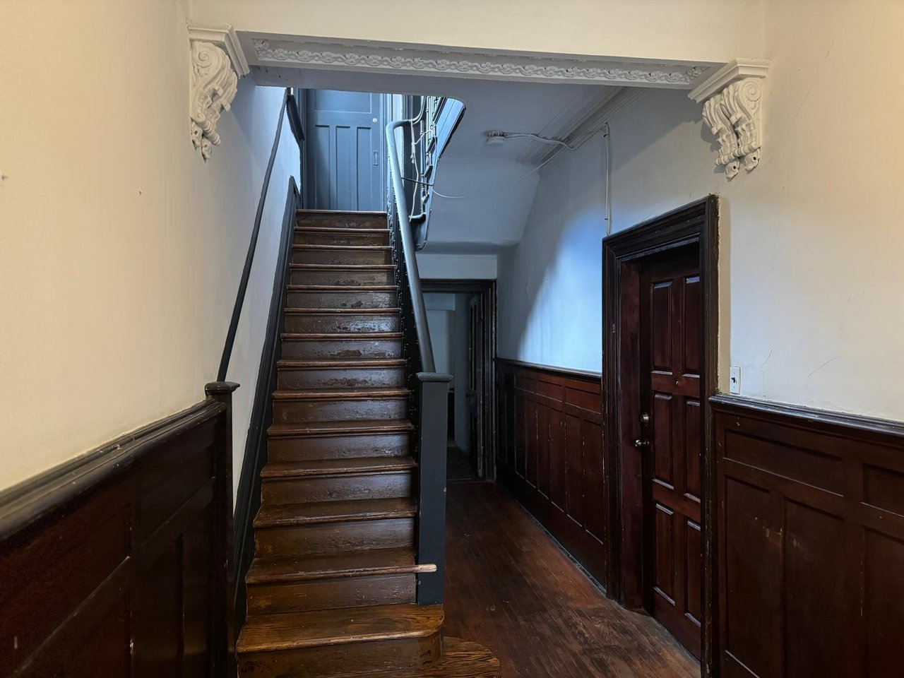 316 Queen St E Unit: 314