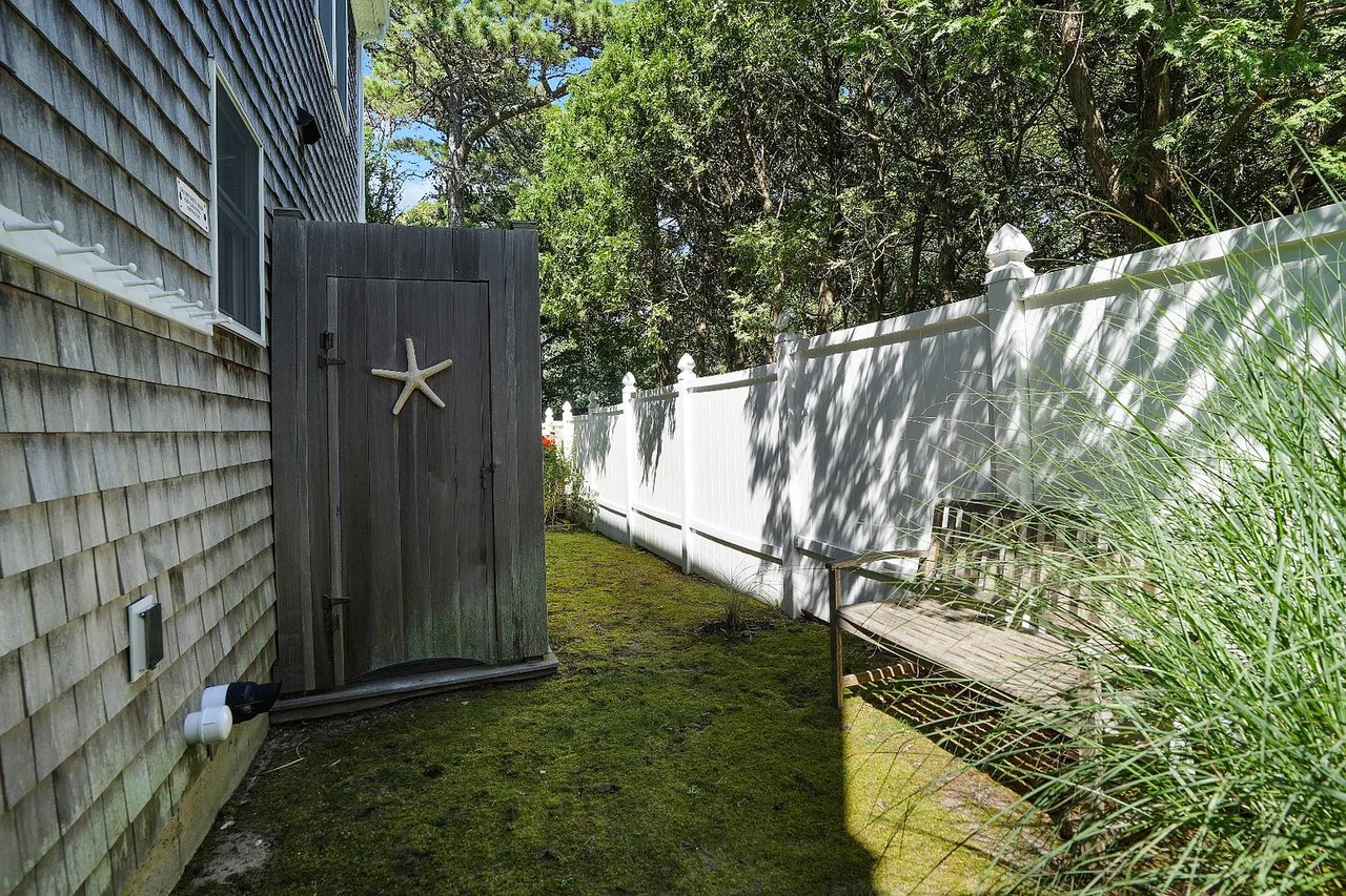 26 Winne Ave