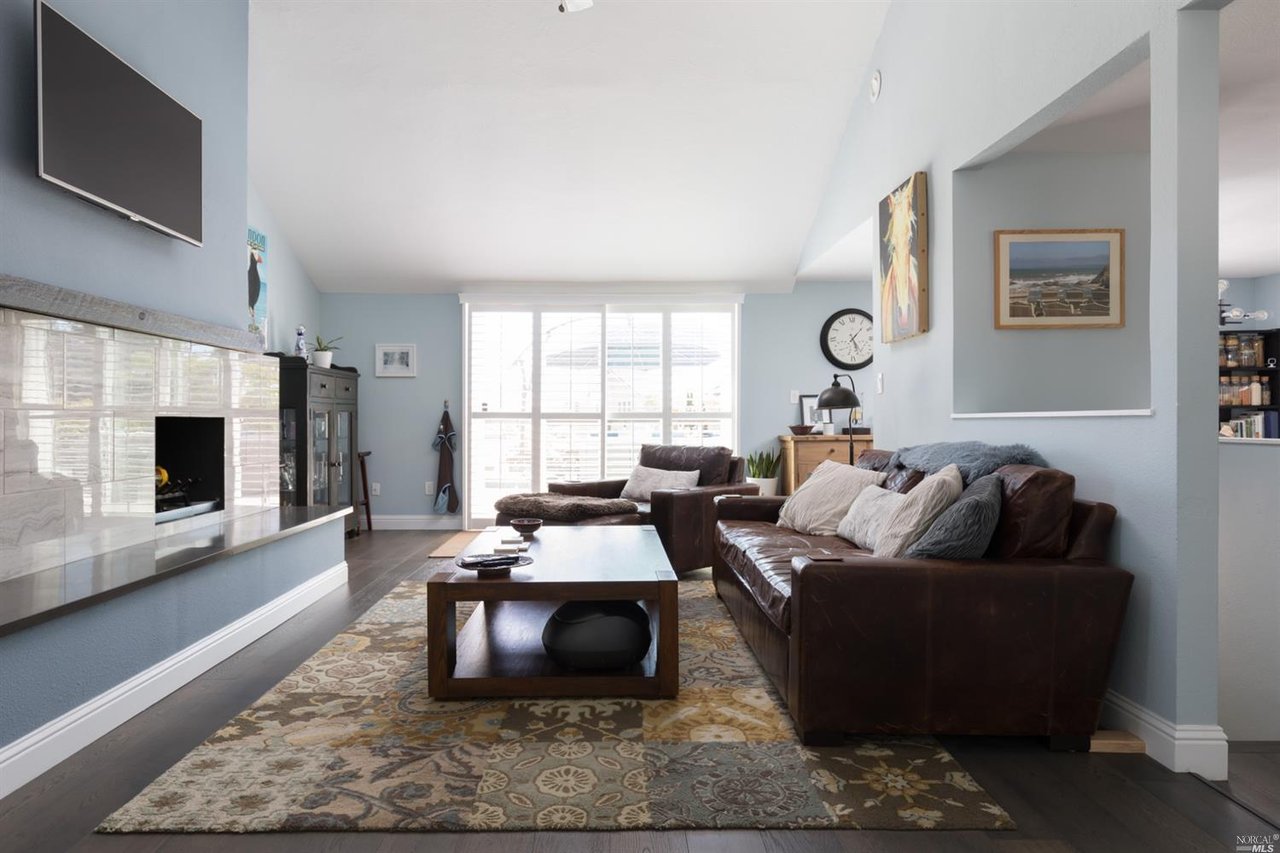 154 Renfrew Ct