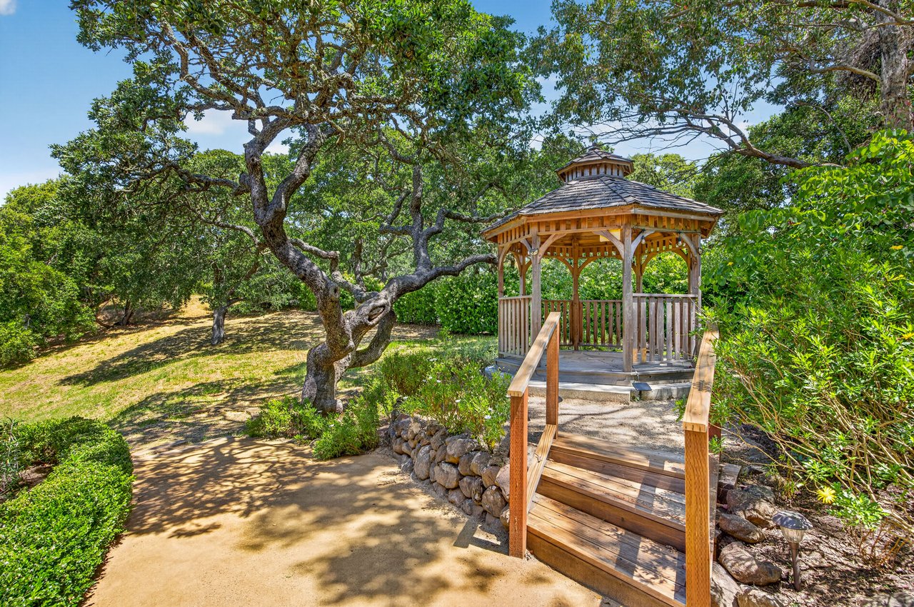 Expansive & Private Novato Estate