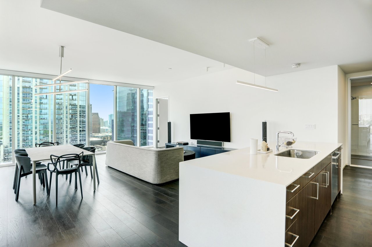 301 West Ave #2104