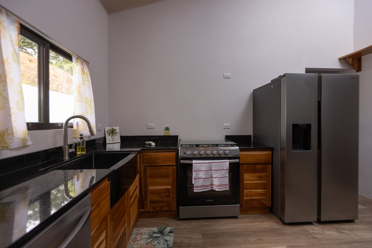 Turnkey Modern Home Near Quepos Marina – Move-In Ready! 2BDR&2BATHS