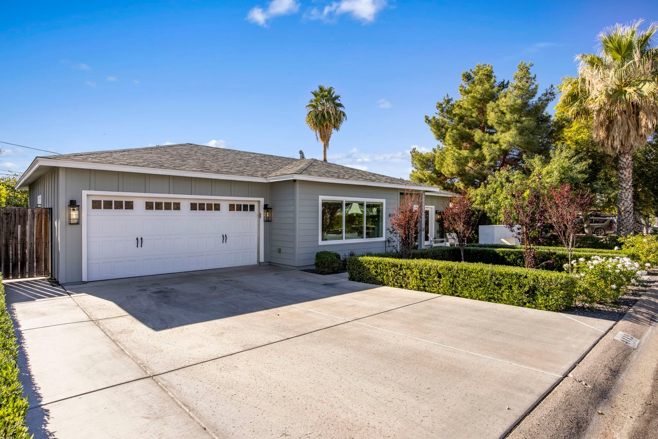 4119 E Indianola Ave