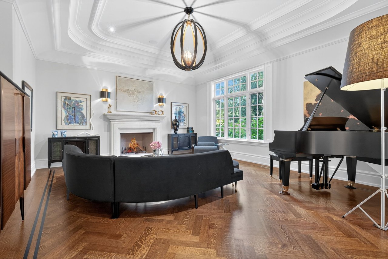 Chateau-Inspired