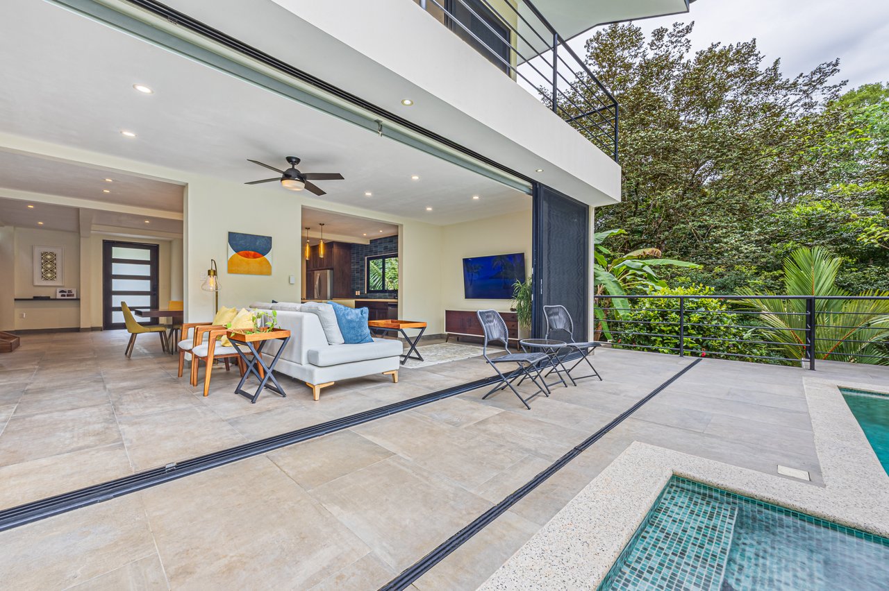 Luxury Rainforest Home + Guest House on 11 acres