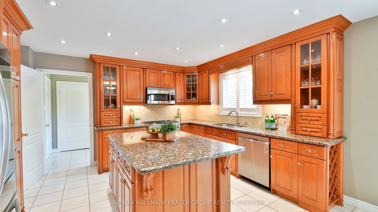 28 Leah Cres