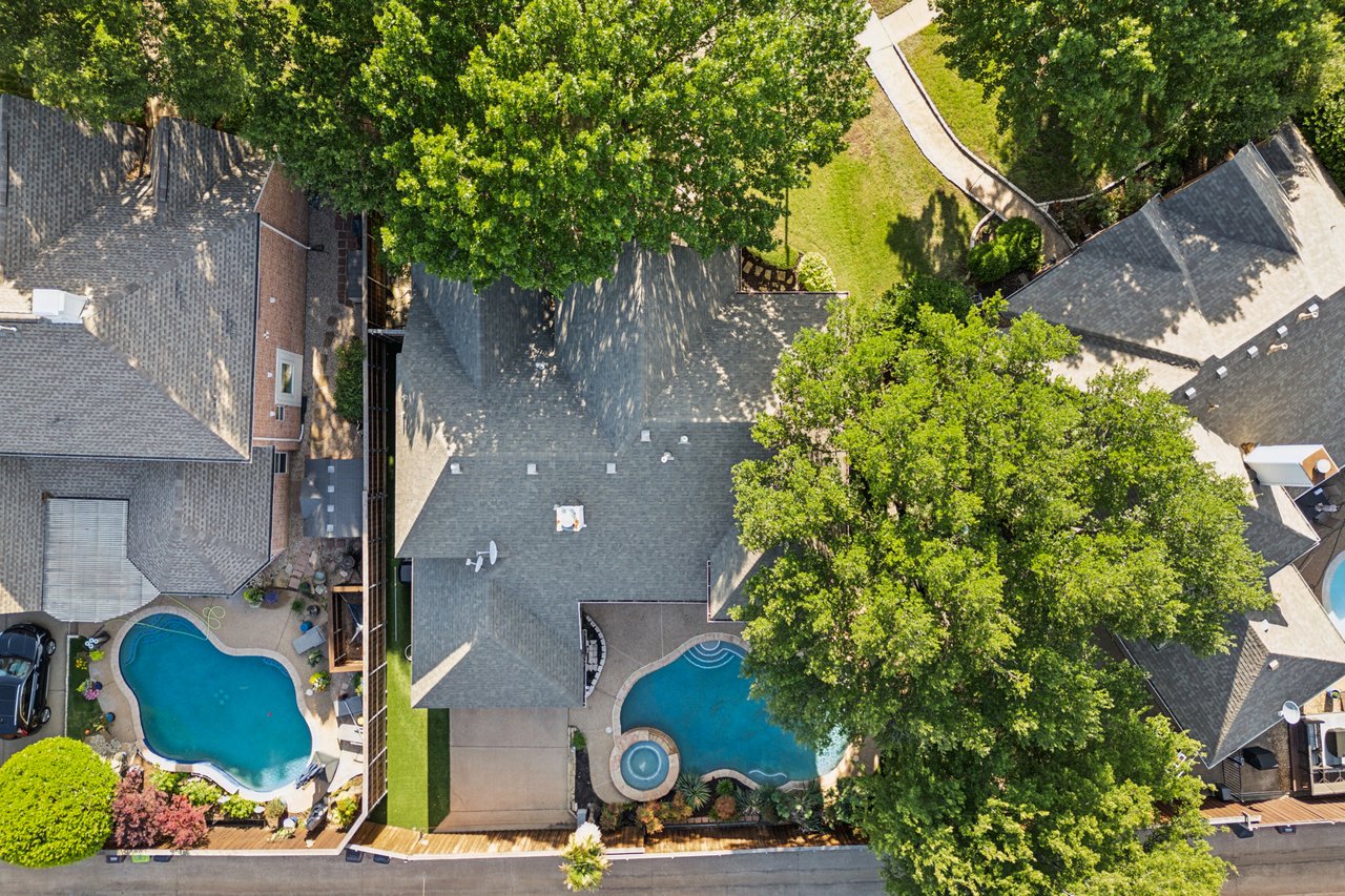 2716 Meadow Hills Lane