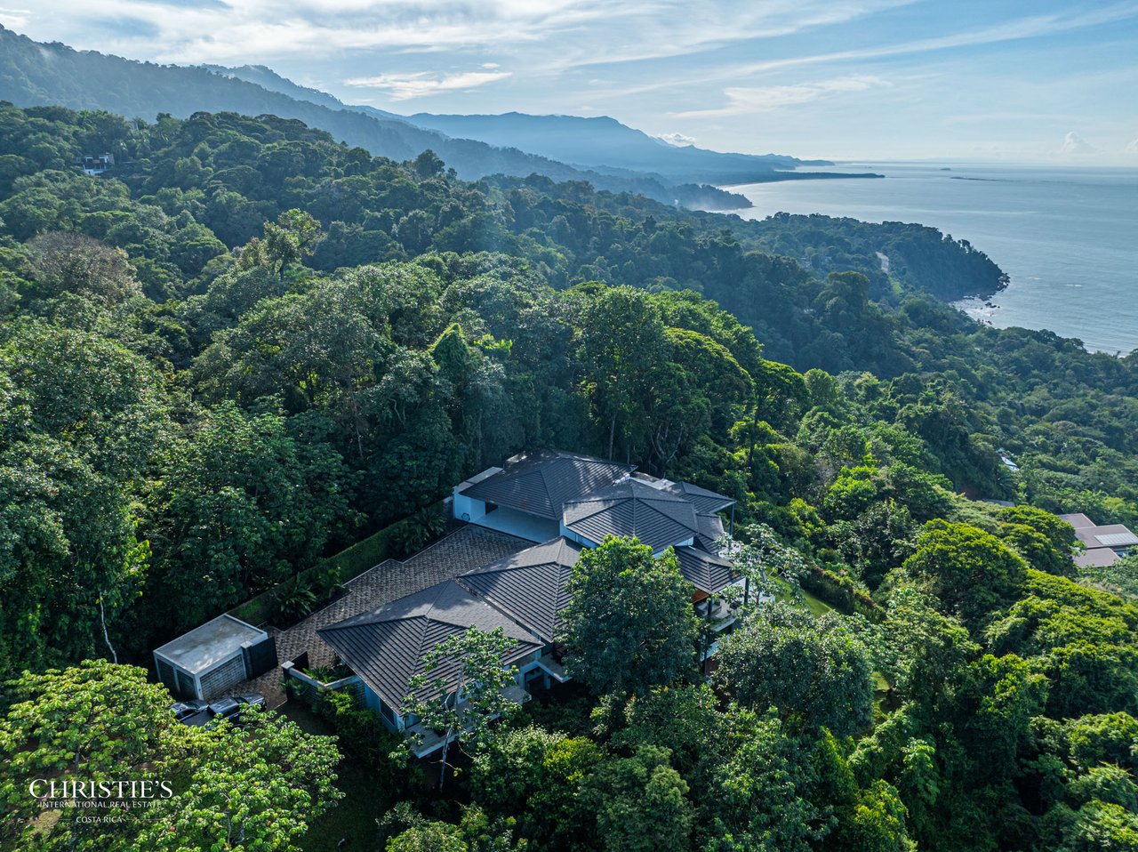 Luxury Estate in Escaleras — 5.5 Acres Majesty of Incredible Ocean Views 