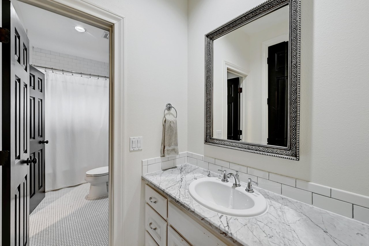 2100 Rue De St. Germaine