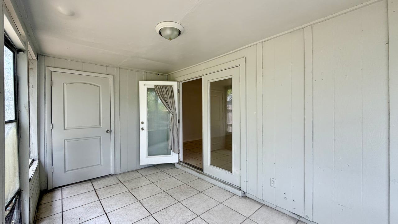 Casselberry Two-Bedroom Unit in Half-Duplex with Private Yard