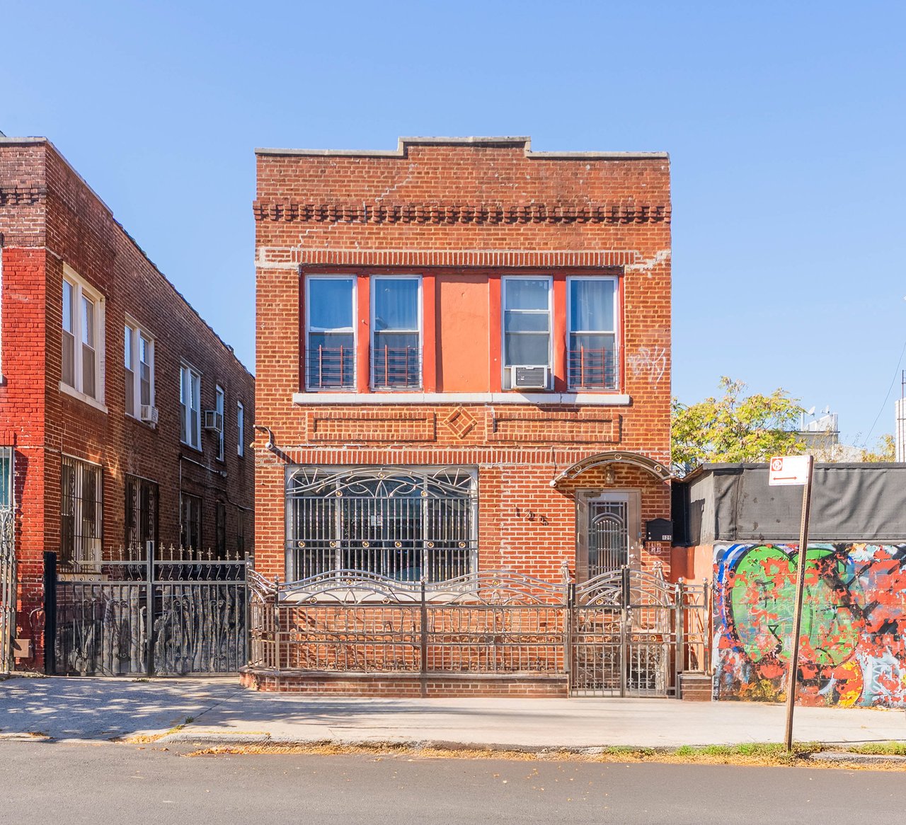 Who is selling 125 Linden Street in Bushwick? Discover listing details, pricing, and how Parviz Latipzoda and The Parviz Team at Compass help homeowners sell townhouses, brownstones, and multifamily properties in Bushwick, Brooklyn.