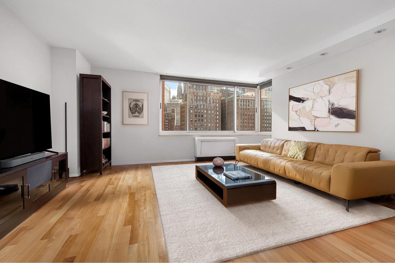 250 South End Avenue, Unit 12D