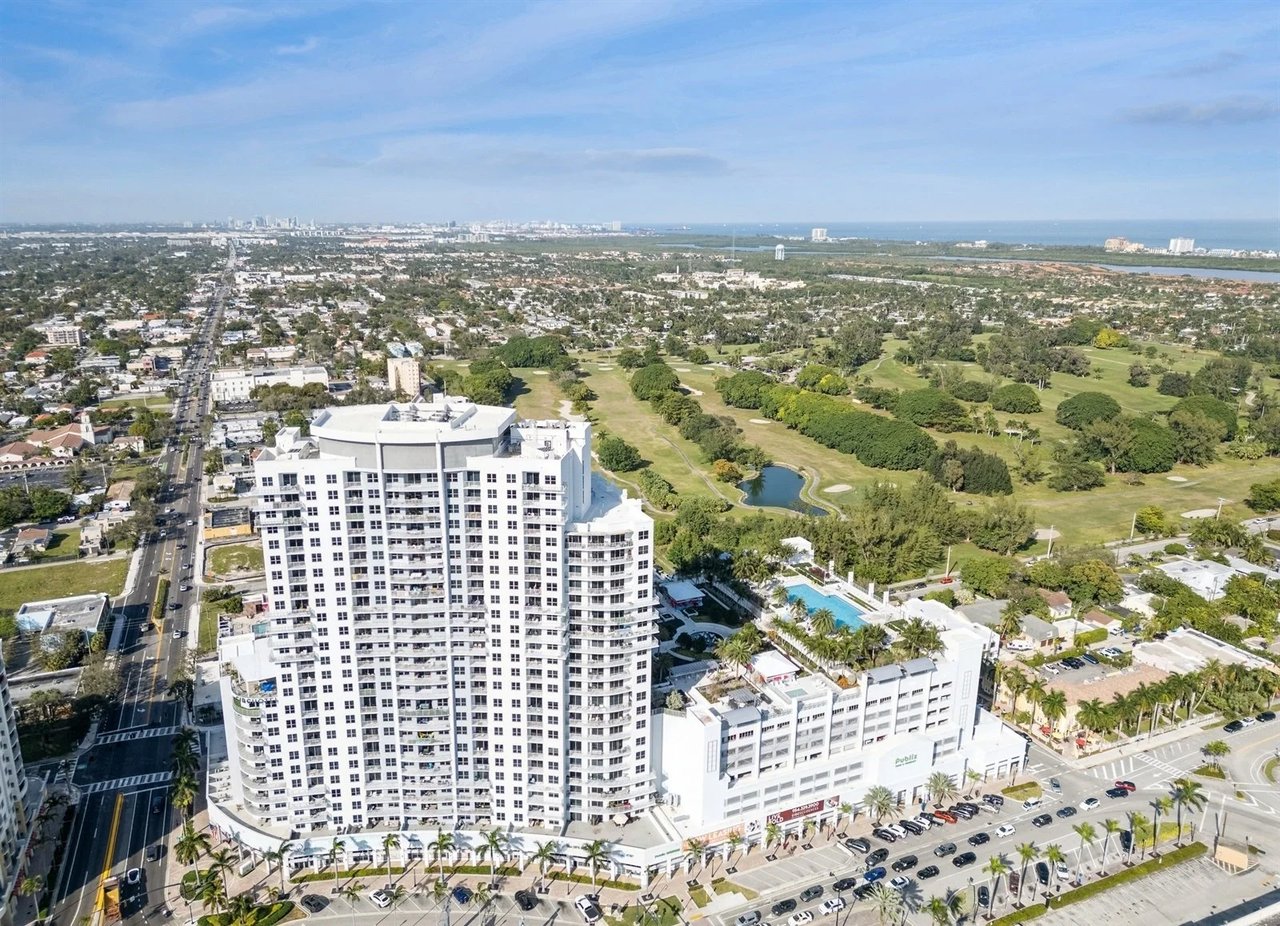 Circ Residences Hollywood