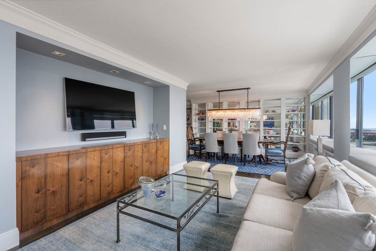 Highly Renovated Harbor Towers Residence