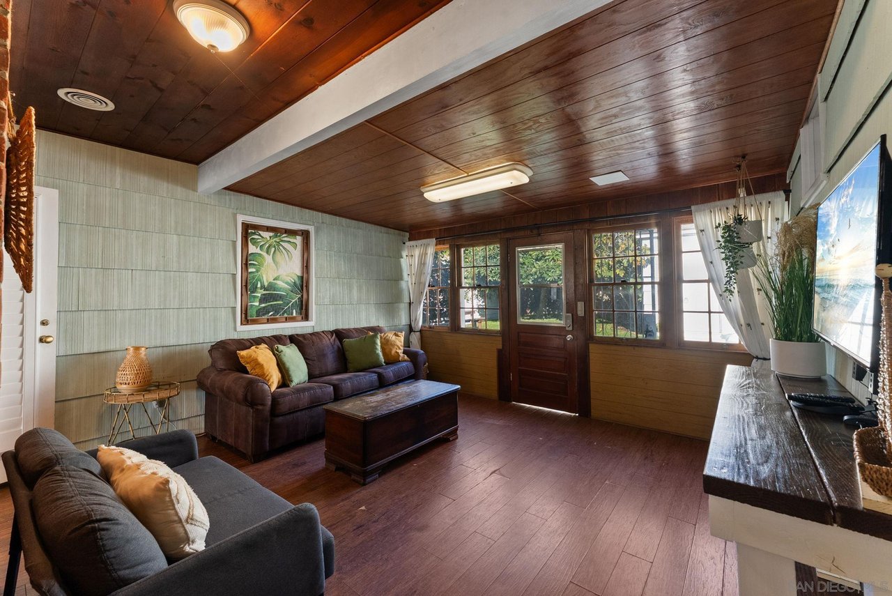 7005 Draper Ave, La Jolla, CA 92037