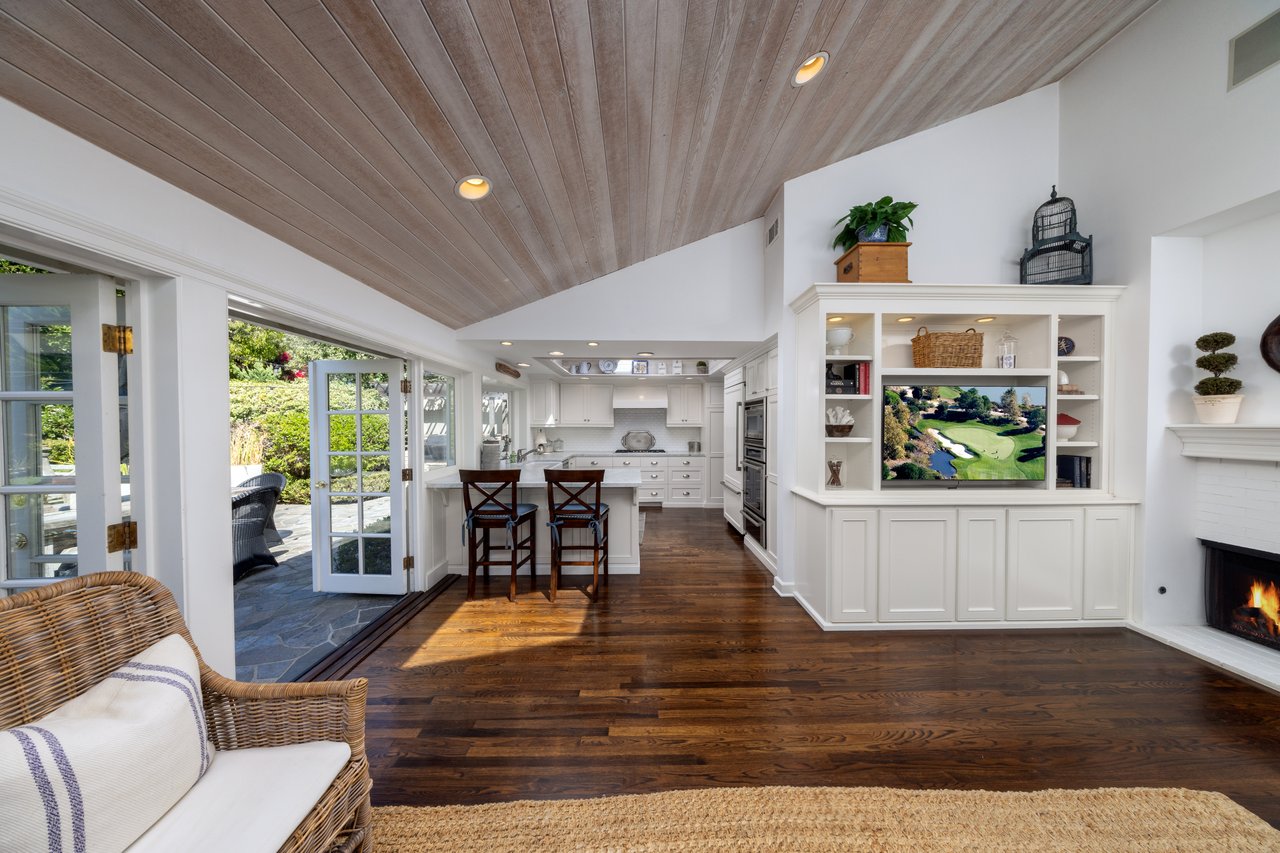  877 Sandcastle Drive