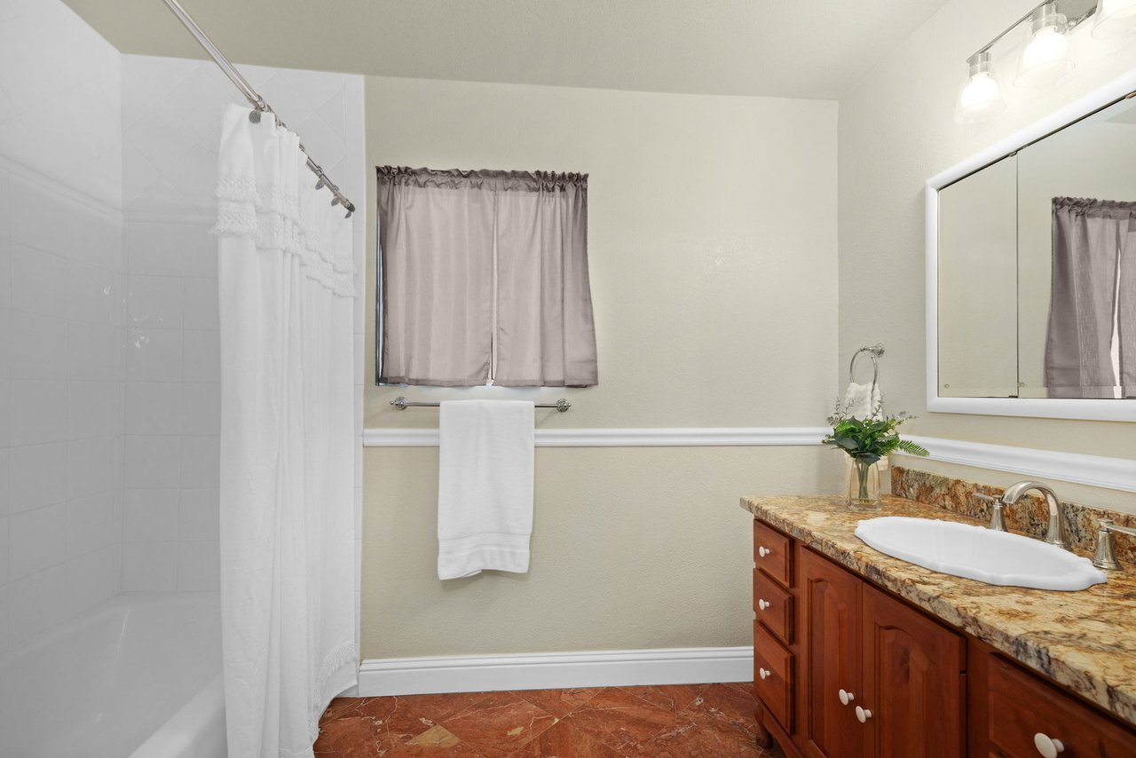 3840 Canyon Way, Martinez