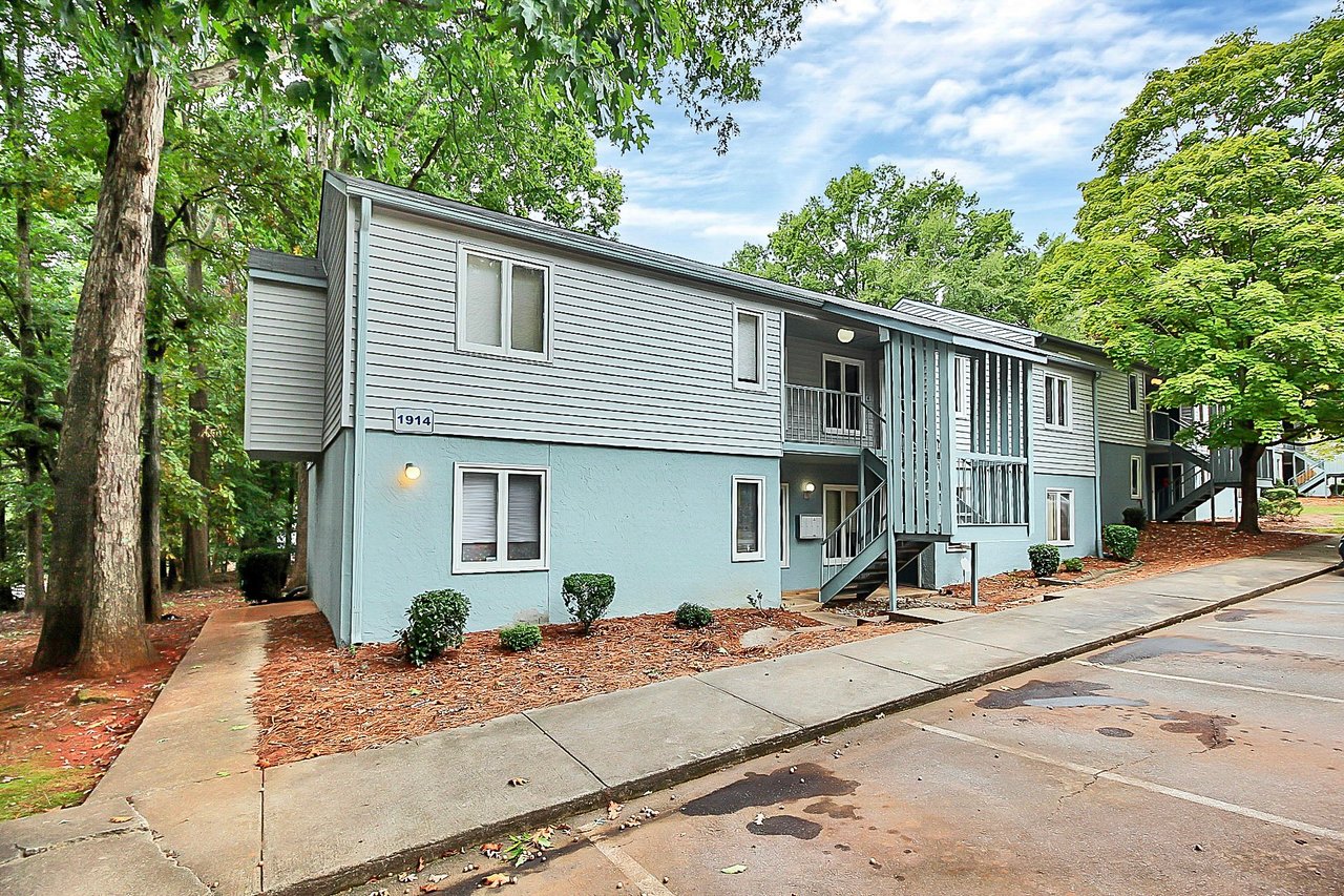 1914 Meadowlark Lane