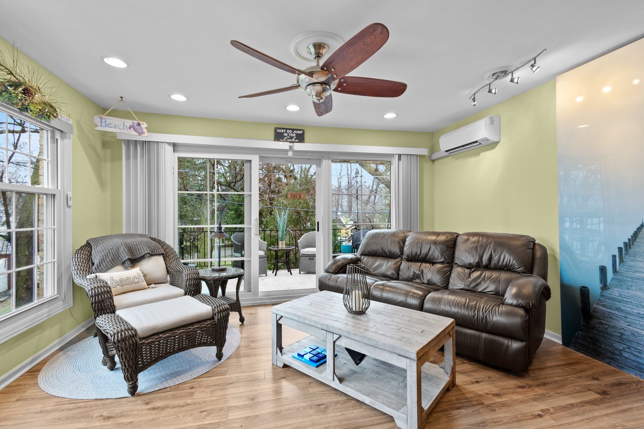 1305 W. Main St. Unit 202 Lake Geneva, WI 53147