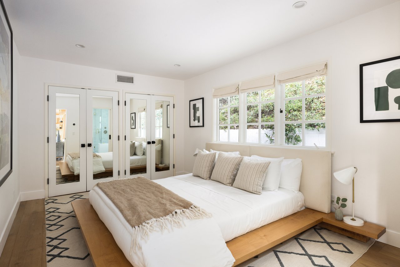 3646 Sunswept Dr, Studio City