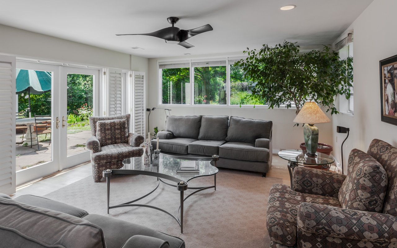 1500 Mariposa Avenue