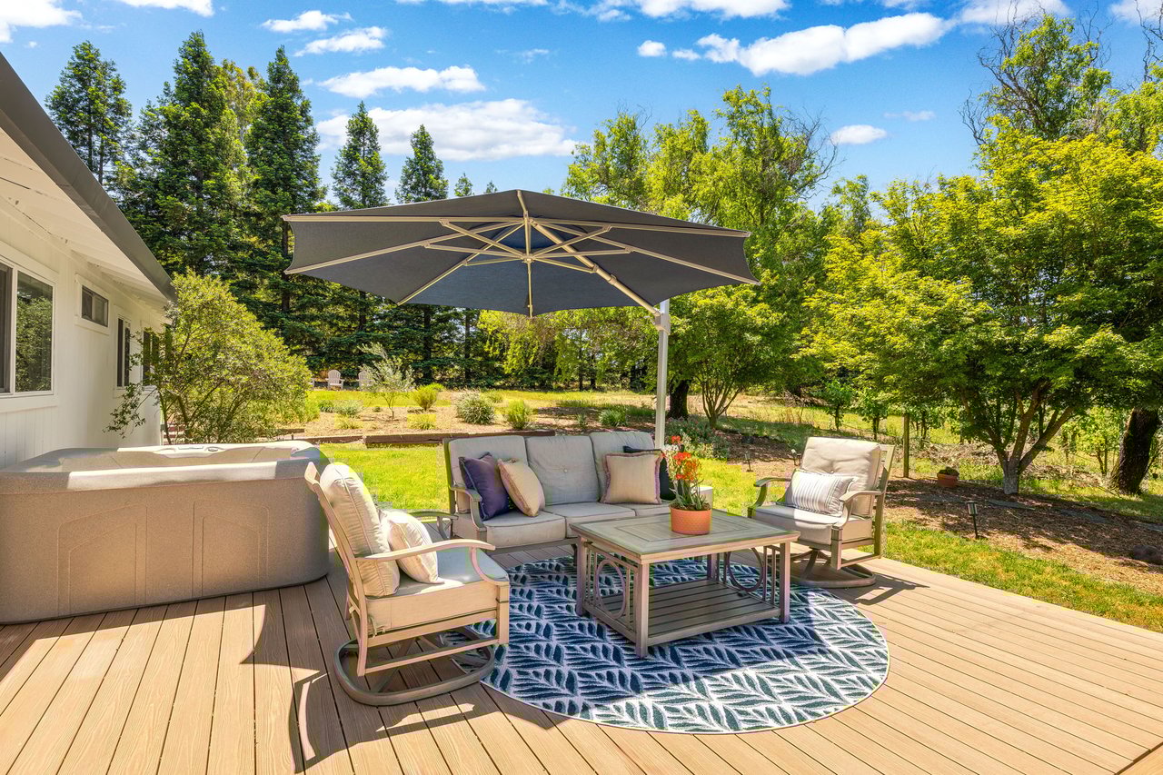 725 Lytton Station