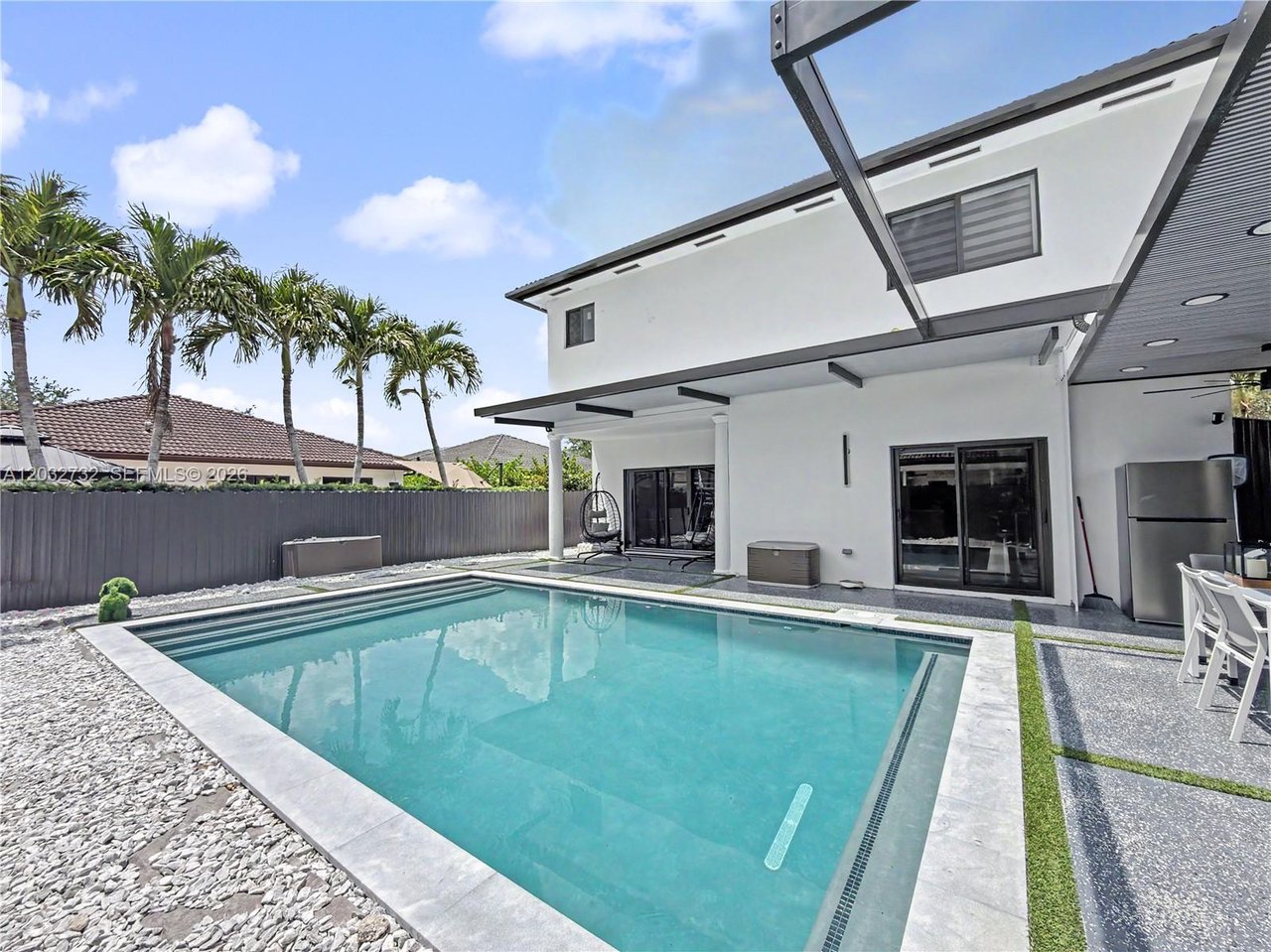 15490-sw-18-lane-miami-fl-home-sold-pool