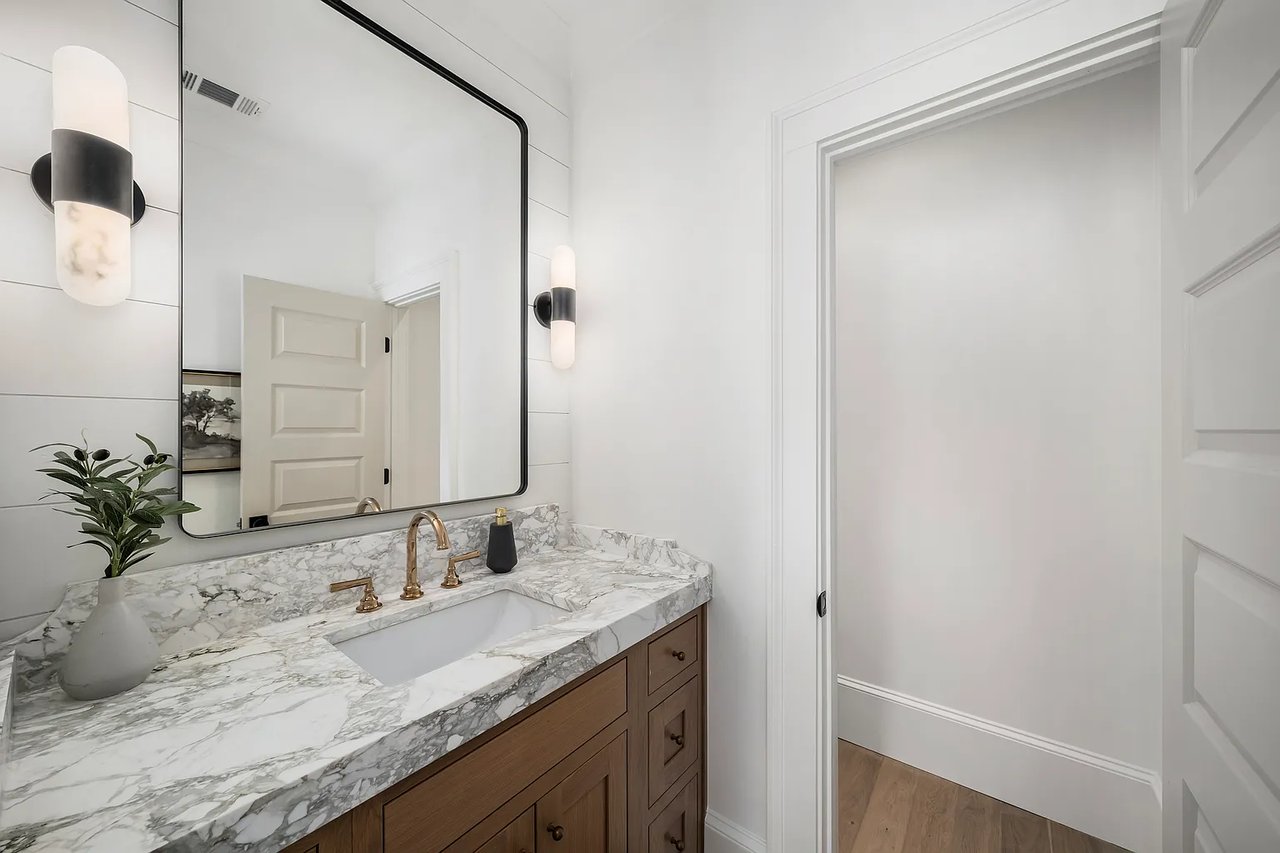15445 Thorntree Run