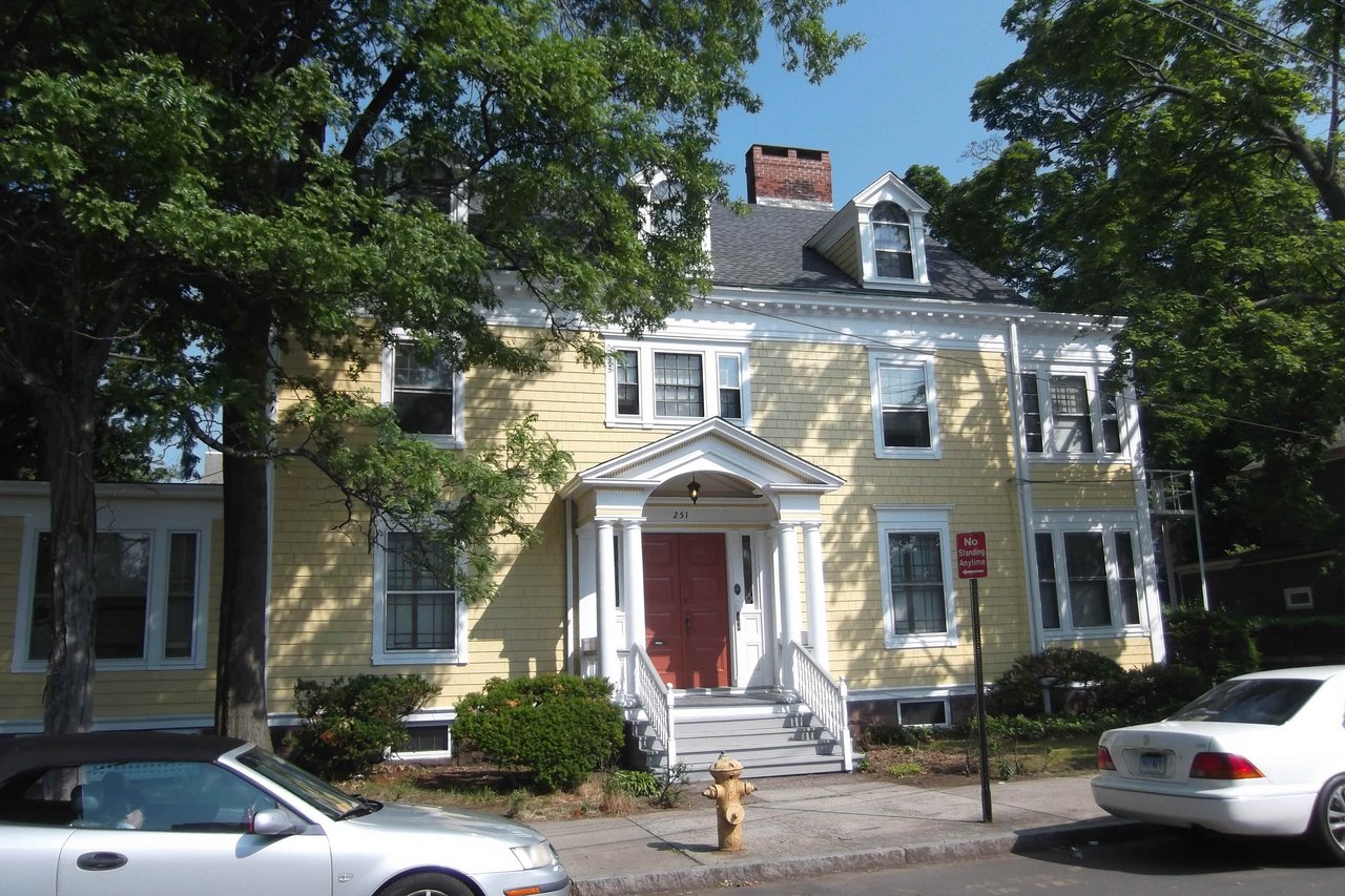 416 Elm St