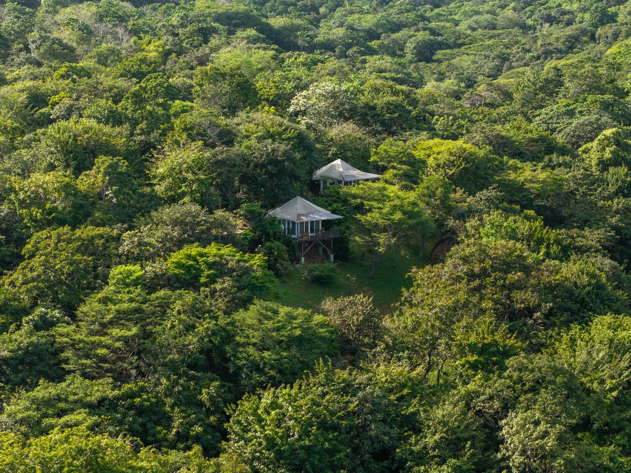 Mikado Natural Lodge | Turnkey Eco Lodge with Ocean Views & Expansion Potential in Guanacaste