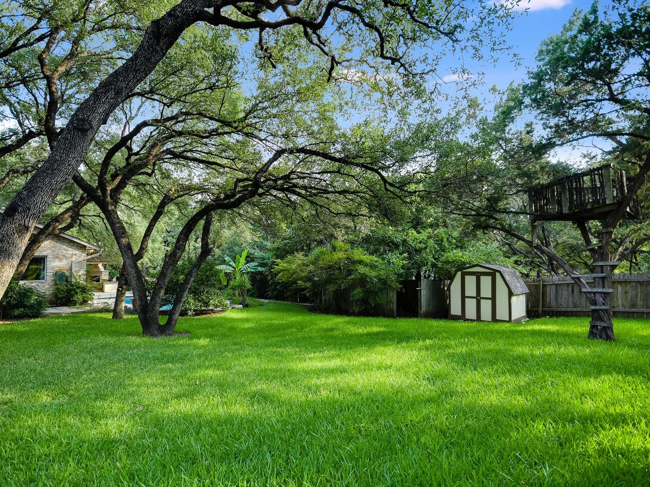 Tranquility in The Heart of Rollingwood