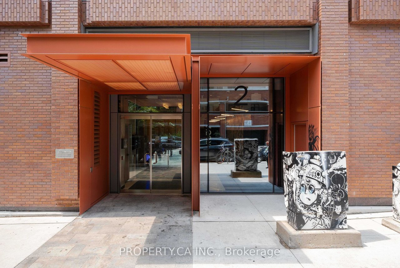 LUXURY LIVING AT RUSH CONDOS 