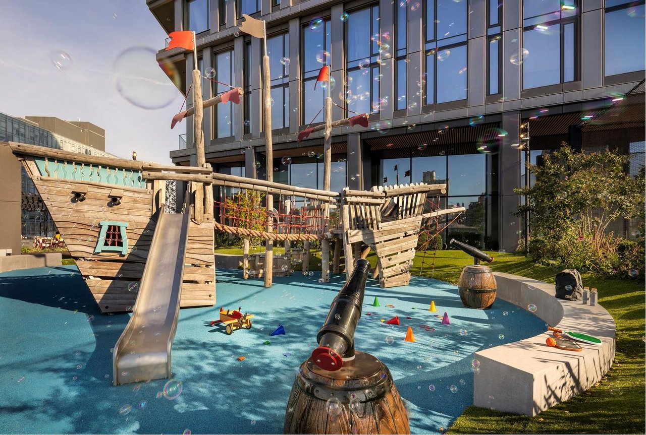 30 Front Strreet 15A