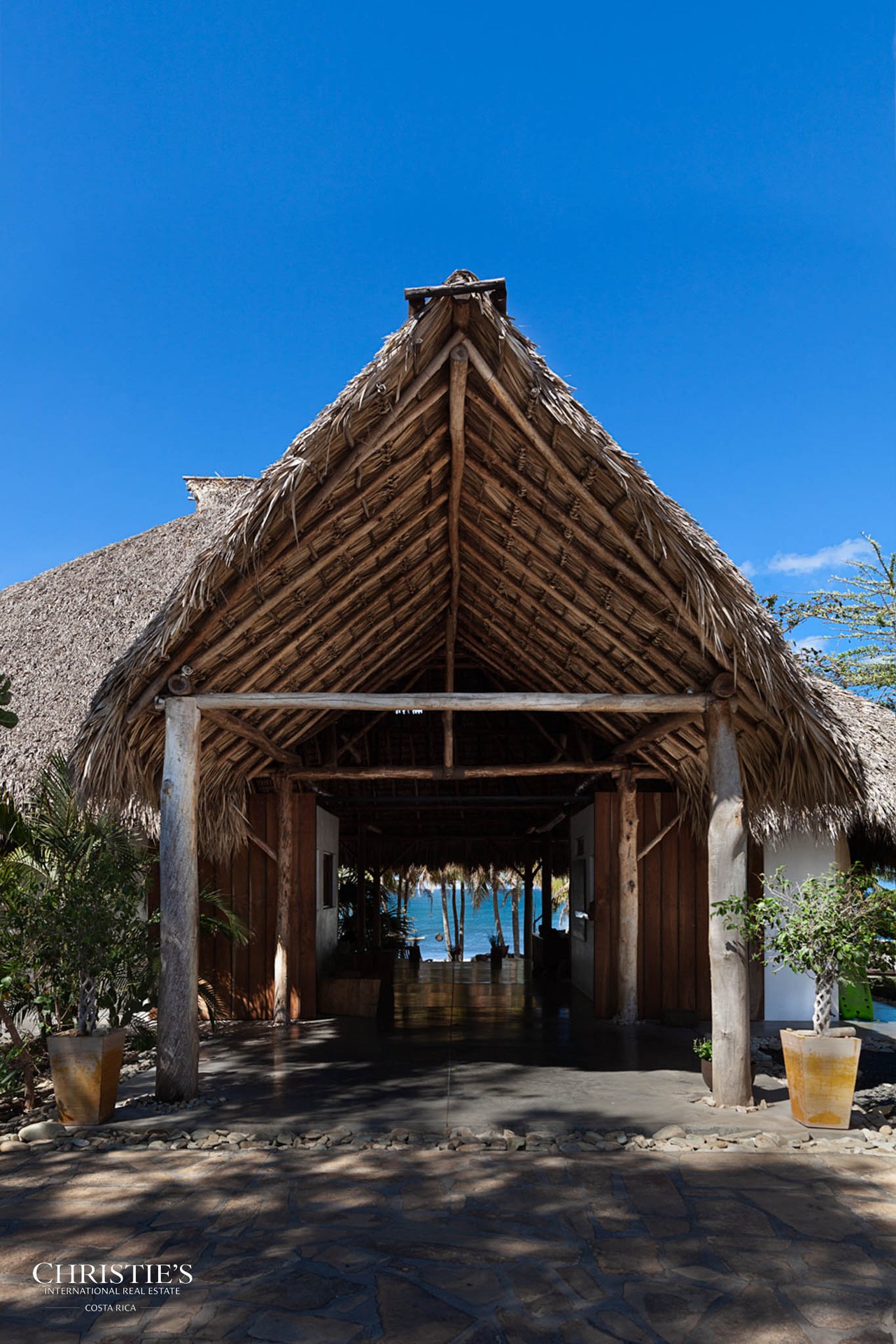 Mandla Boutique Coastal Retreat with World-Class Surf