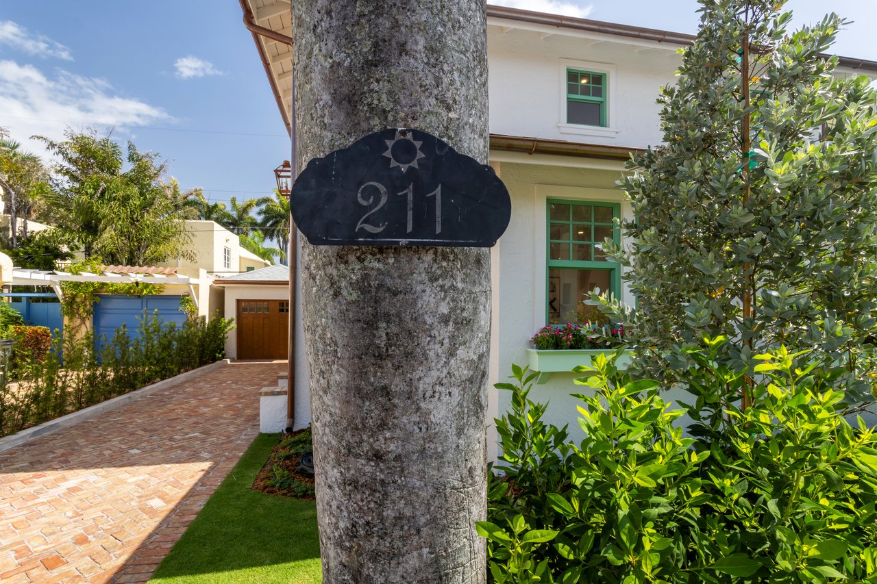 Charming Like New Residence In Town