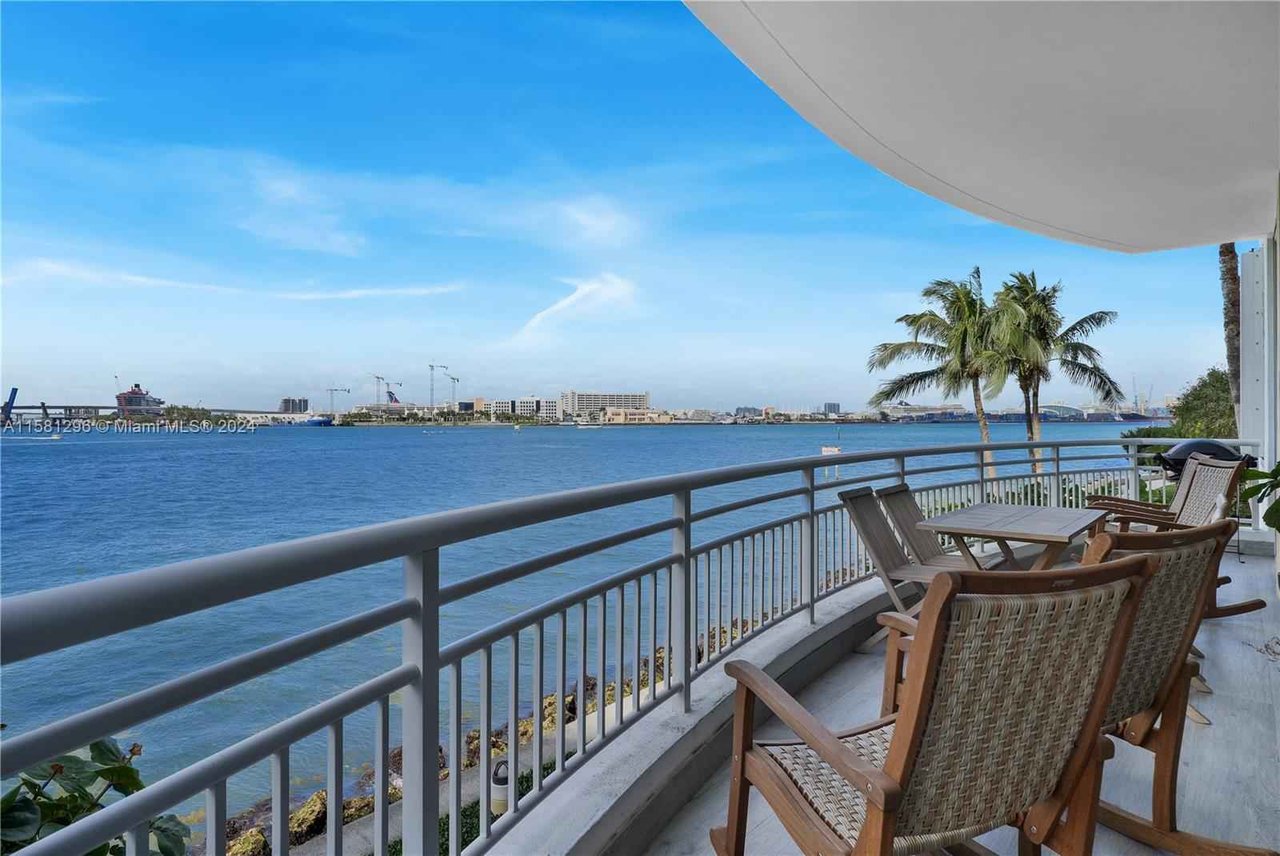 848 Brickell Key Dr Unit 204