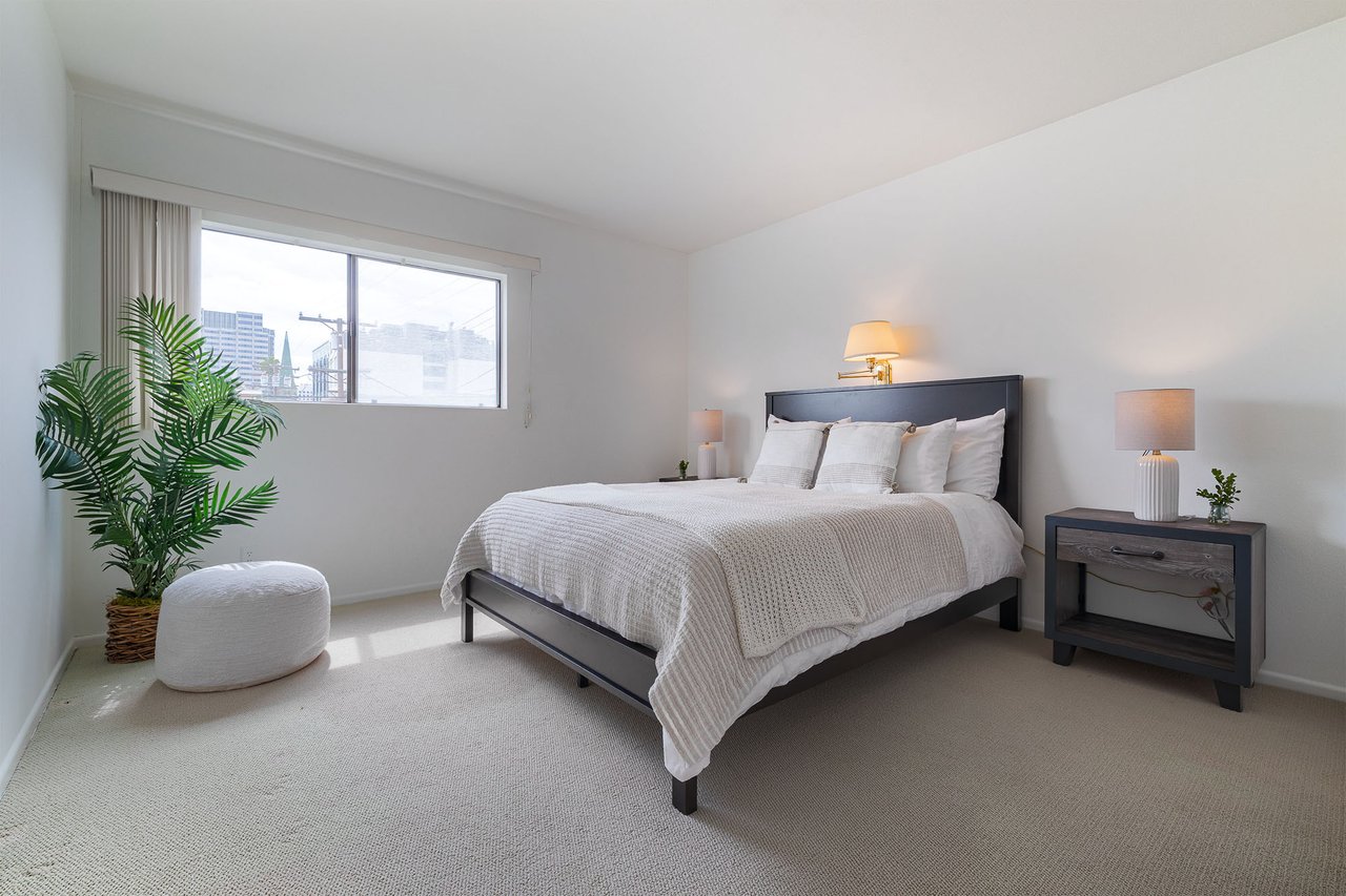1137 N Maryland Avenue 5