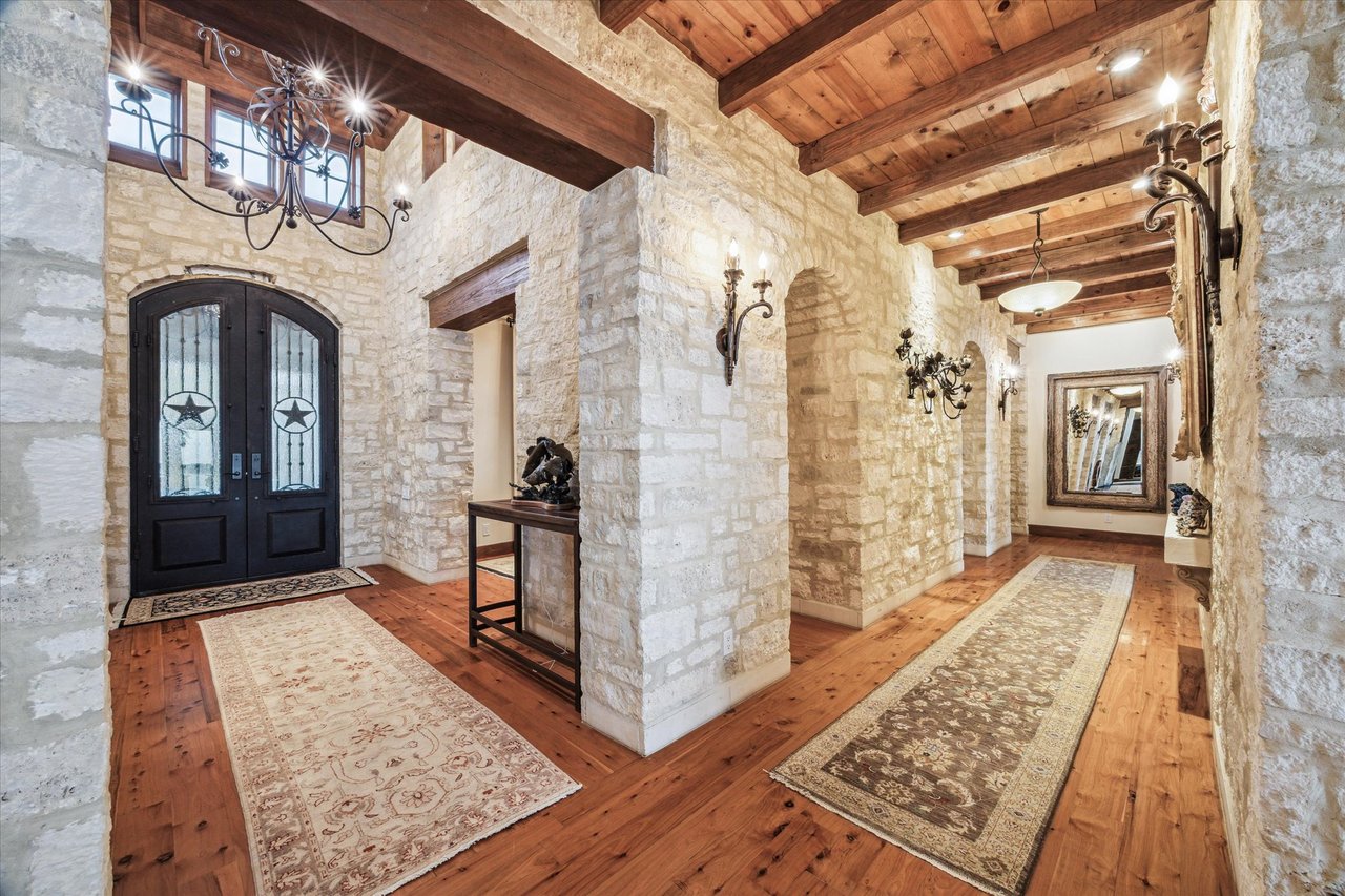 1 Waterford Oaks Lane