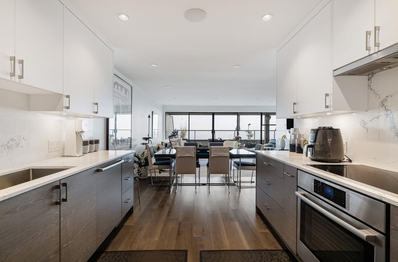2242 Folkestone Way, #21