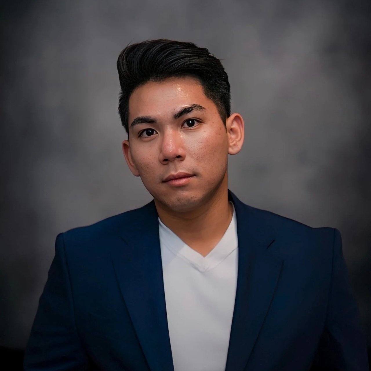 Anh Tran Pensacola, FL Real Estate Agent Headshot