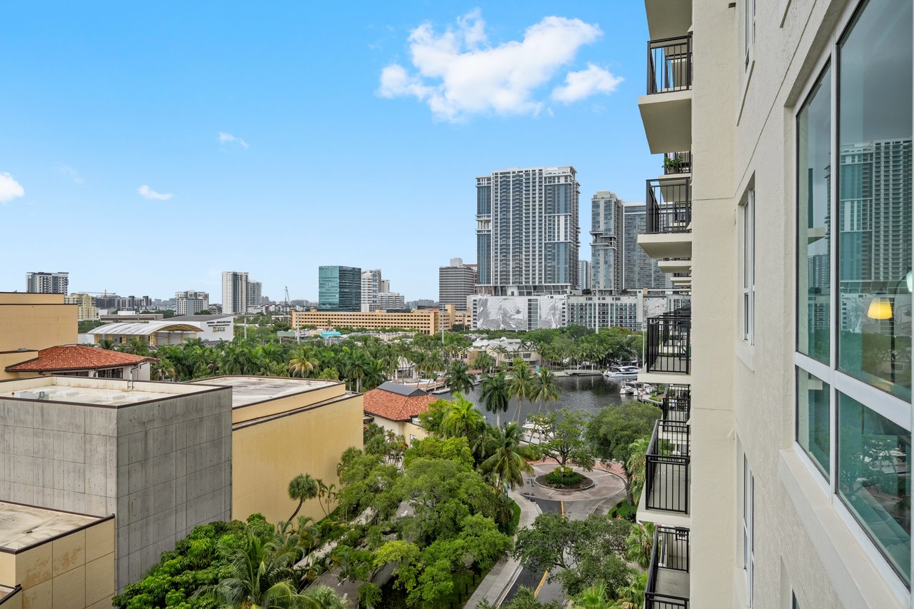 The Symphony Residence 1013N
