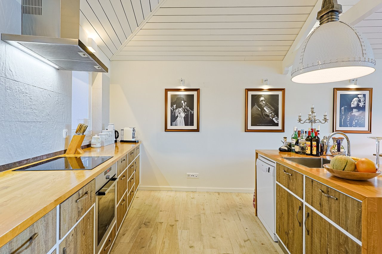 Elevated Riverside Living Minutes from Comporta