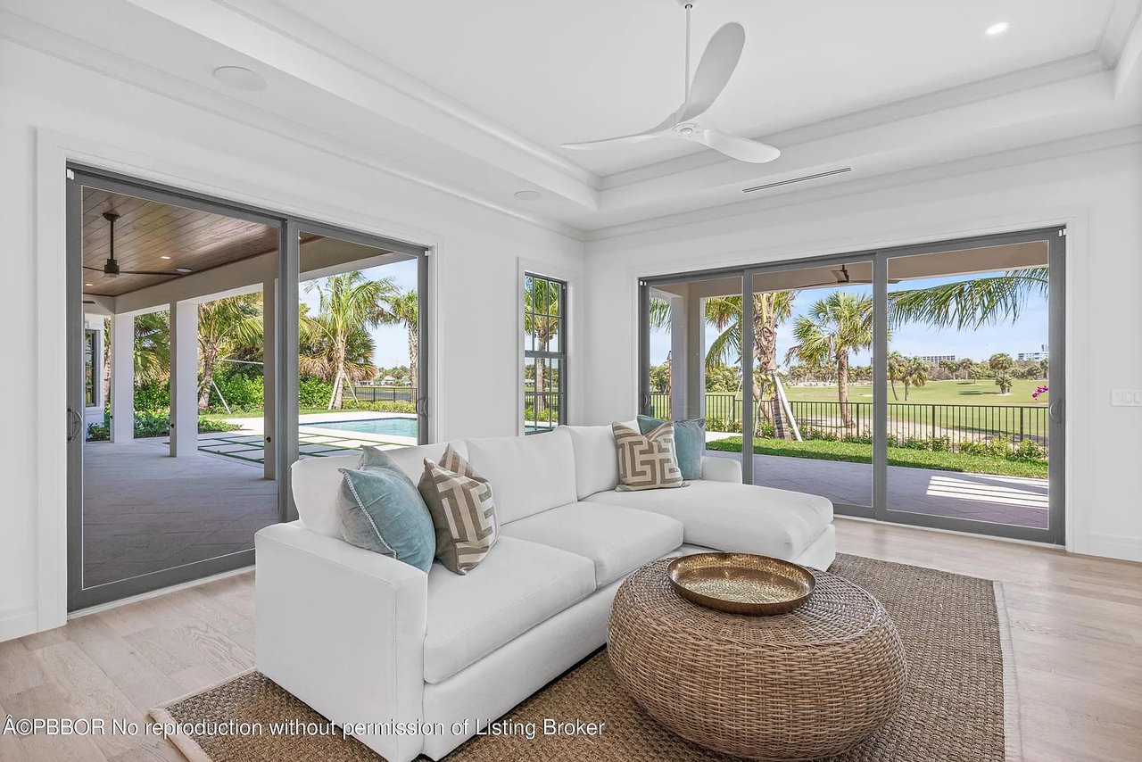 541 Greenway Dr, North Palm Beach, FL 33408