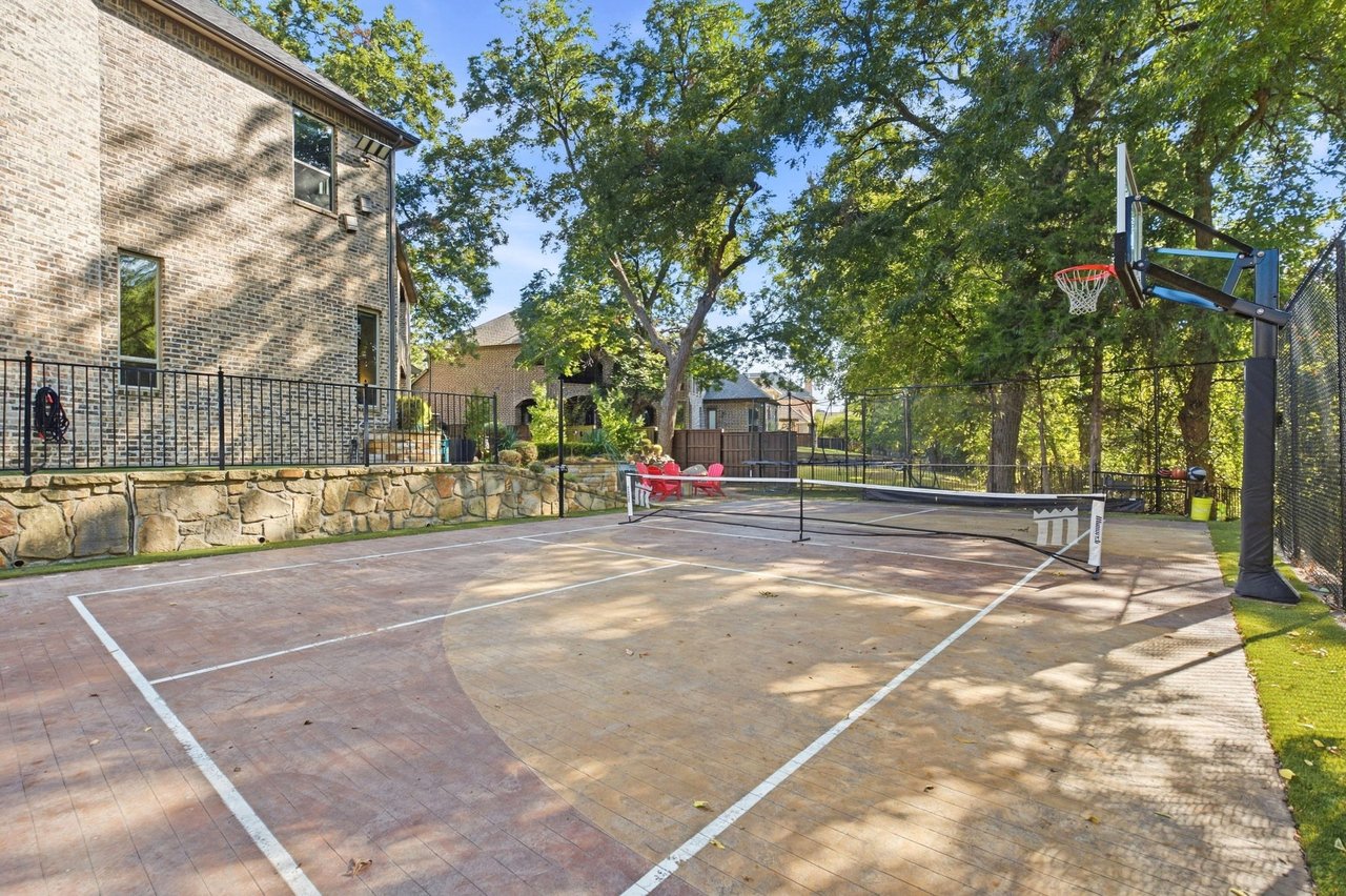 1700 Surrey Lane