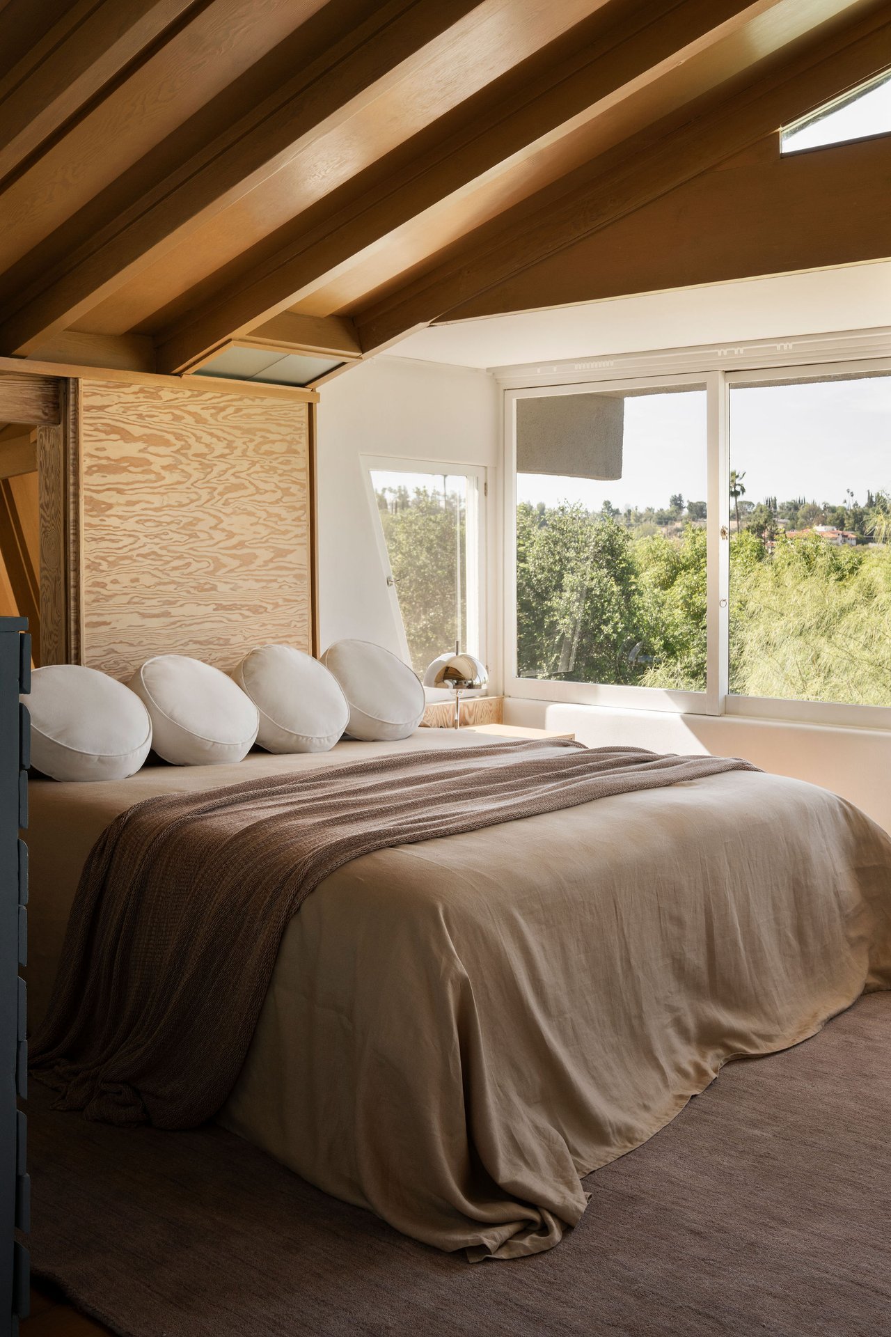 The Van Dekker House, Master architect R. M. Schindler