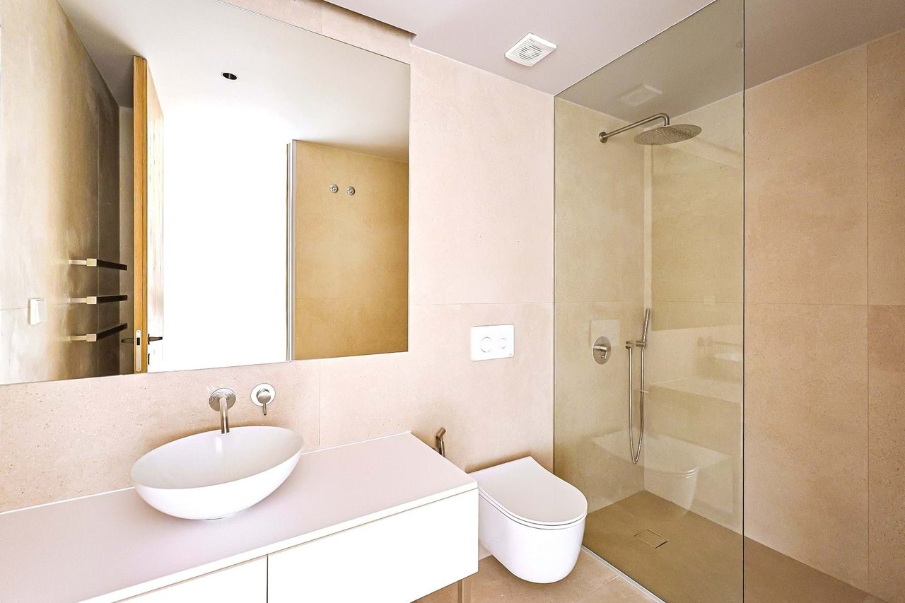 Stylish 2-Bedroom Apartment in the Heart of Lisbon with Exceptional Amenities